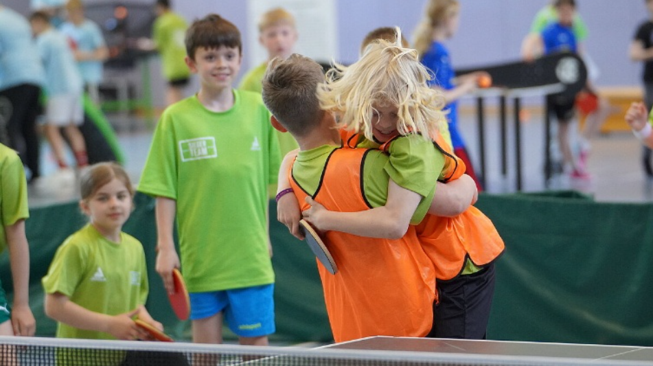 Tischtennisbären aus Bawinkel und Topspinnis der GS Altenlingen triumphieren
